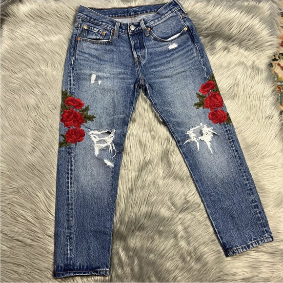 Levi’s 501 Taper Floral Embroidered Distressed Button Fly Jeans Size 26 - Picture 1 of 16